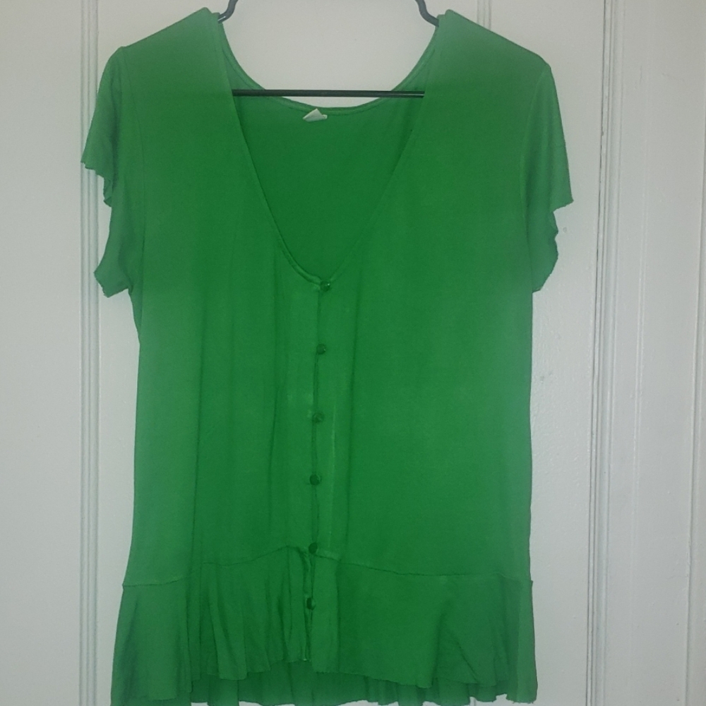 Like new dressy green button down womans top